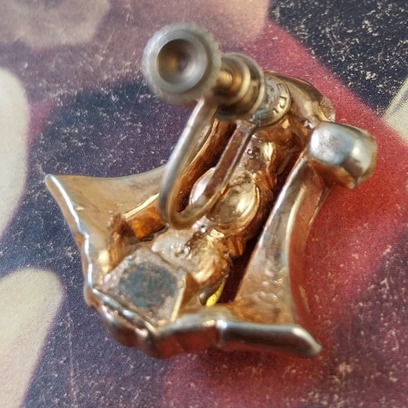 Coro Single Sterling Silver Earring - Picture 11 of 13